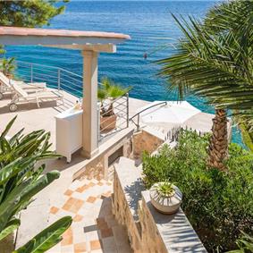 Luxury 6 Bedroom Seafront Villa with pool and Separate Apartment along Secluded Beach near Hvar Town, Sleeps 10-12